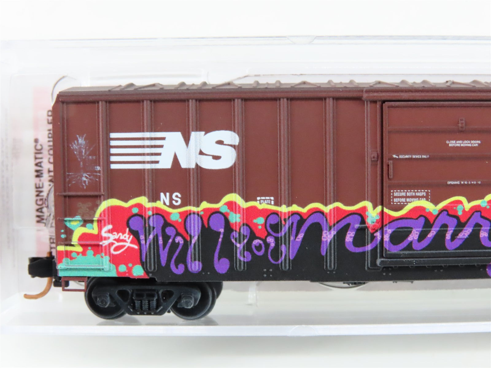 N Micro-Trains MTL 02544731 NS Norfolk Southern 50' Box Car #400024 w/ Graffiti
