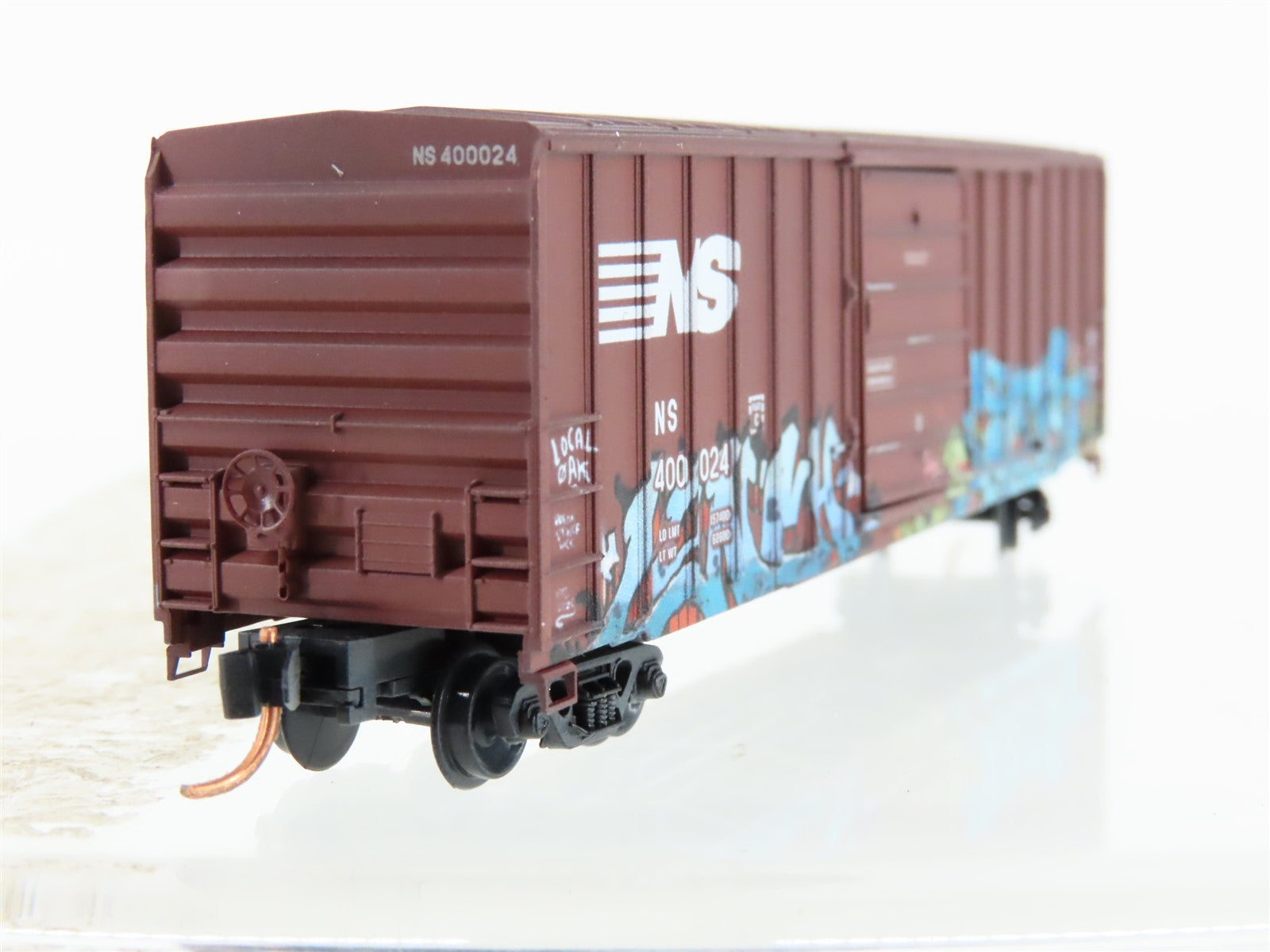 N Micro-Trains MTL 02544731 NS Norfolk Southern 50' Box Car #400024 w/ Graffiti
