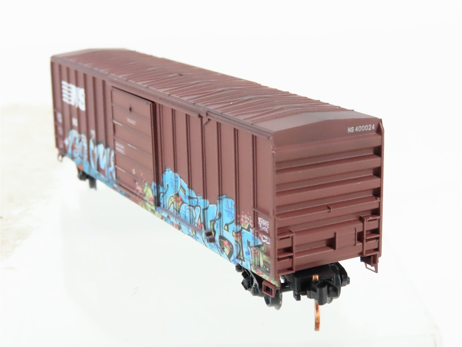 N Micro-Trains MTL 02544731 NS Norfolk Southern 50' Box Car #400024 w/ Graffiti
