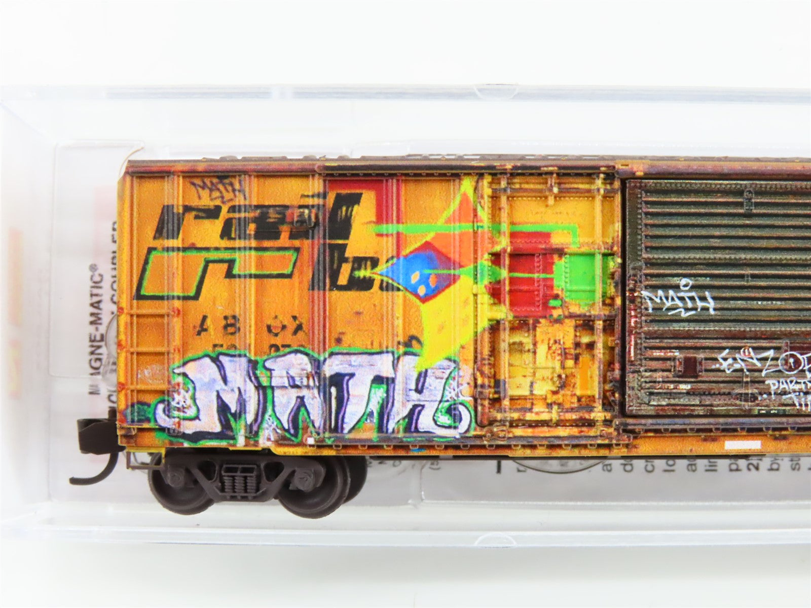 N Scale Micro-Trains MTL 02654071 ABOX Railbox 50' Box Car #52075 w/ Graffiti