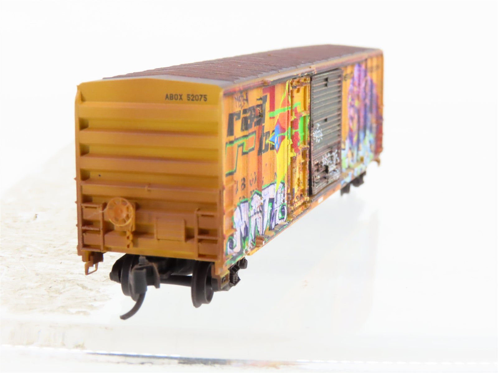 N Scale Micro-Trains MTL 02654071 ABOX Railbox 50' Box Car #52075 w/ Graffiti