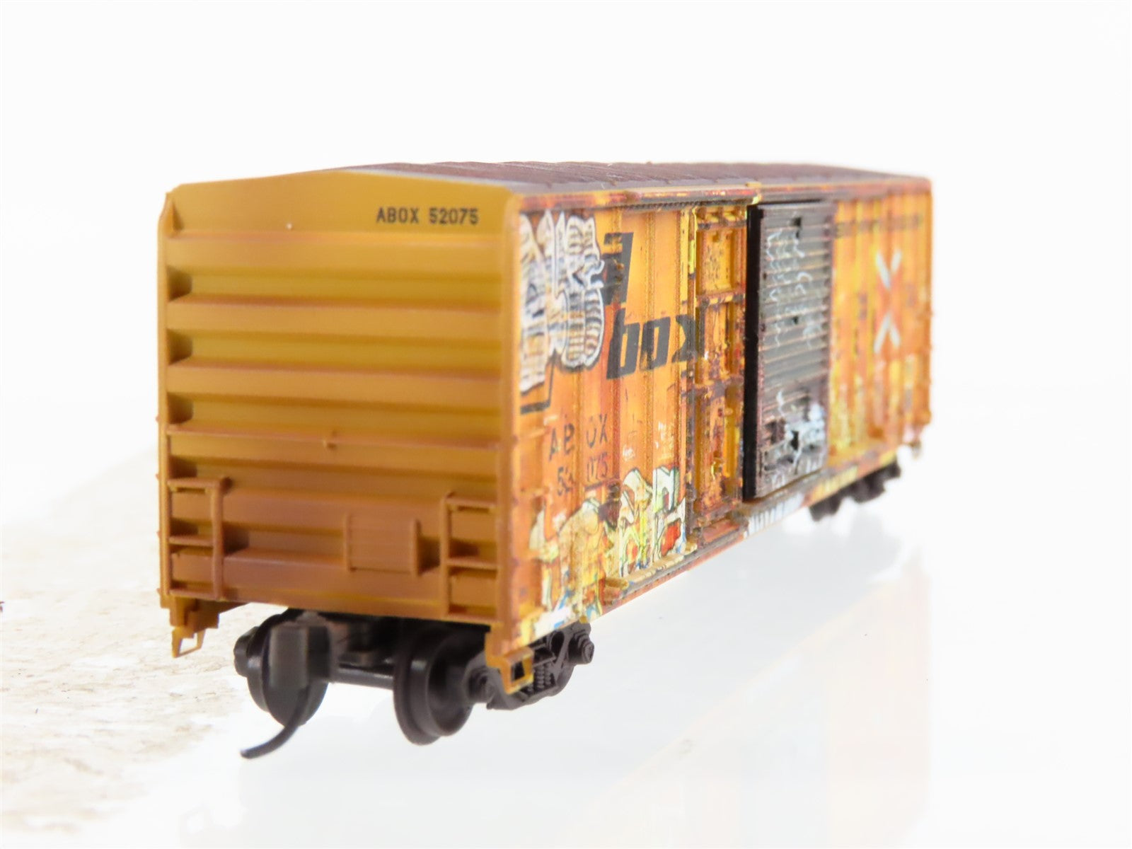 N Scale Micro-Trains MTL 02654071 ABOX Railbox 50' Box Car #52075 w/ Graffiti
