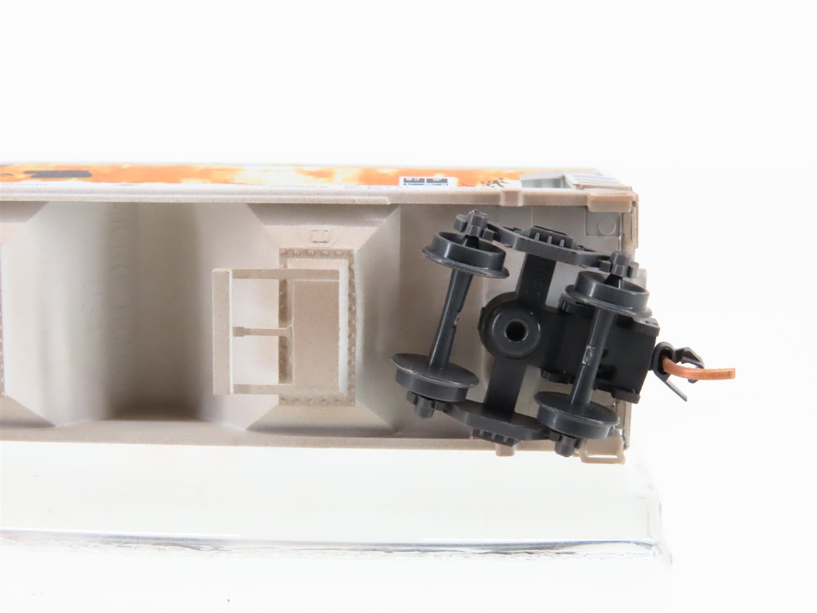 N Scale Micro-Trains MTL 09444530 FMLX FMC Corp. 3-Bay Hopper #51401 w/ Graffiti