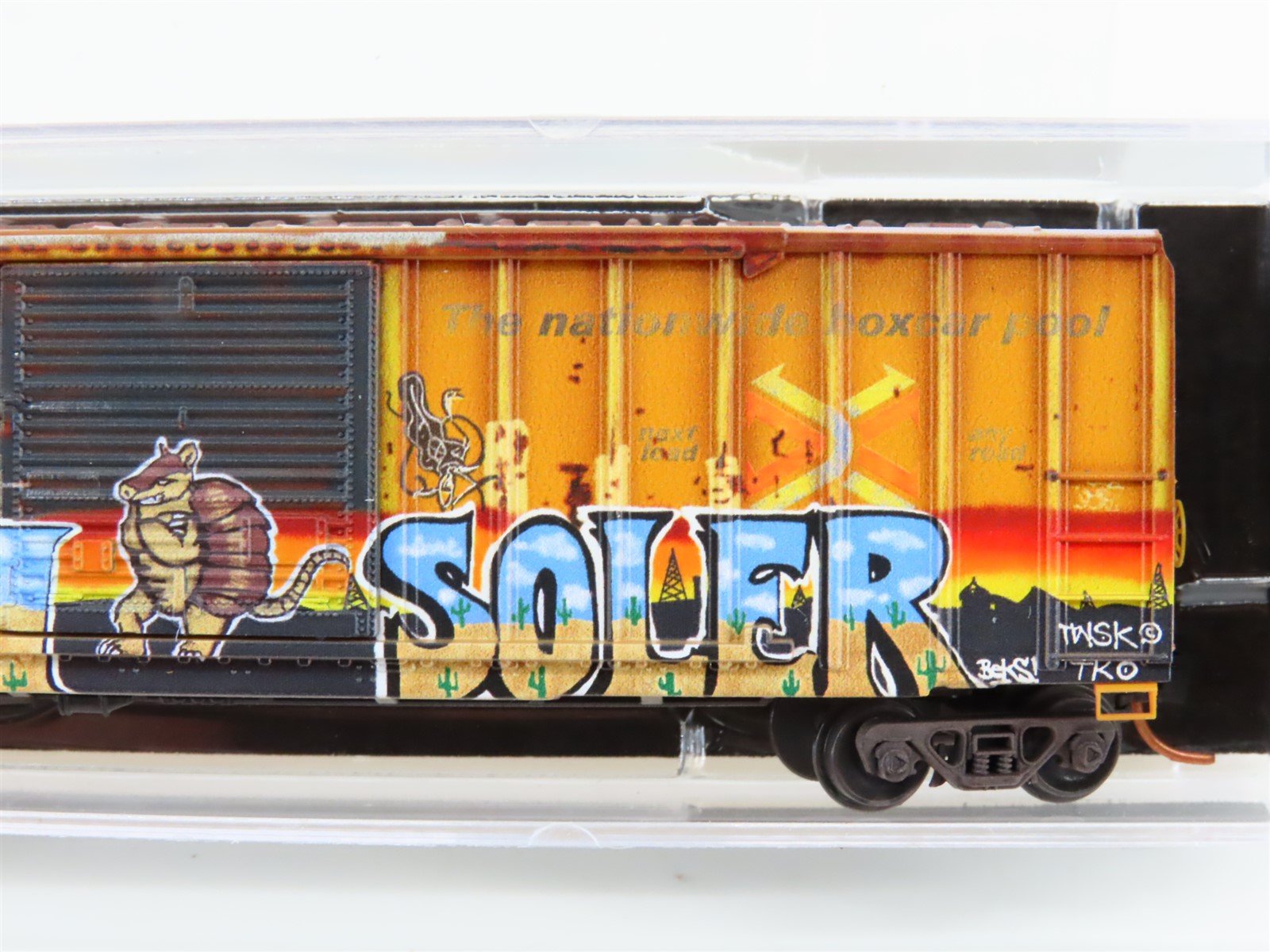 N Scale Micro-Trains MTL 02544015 RBOX Railbox 50' Box Car #34608 w/ Graffiti