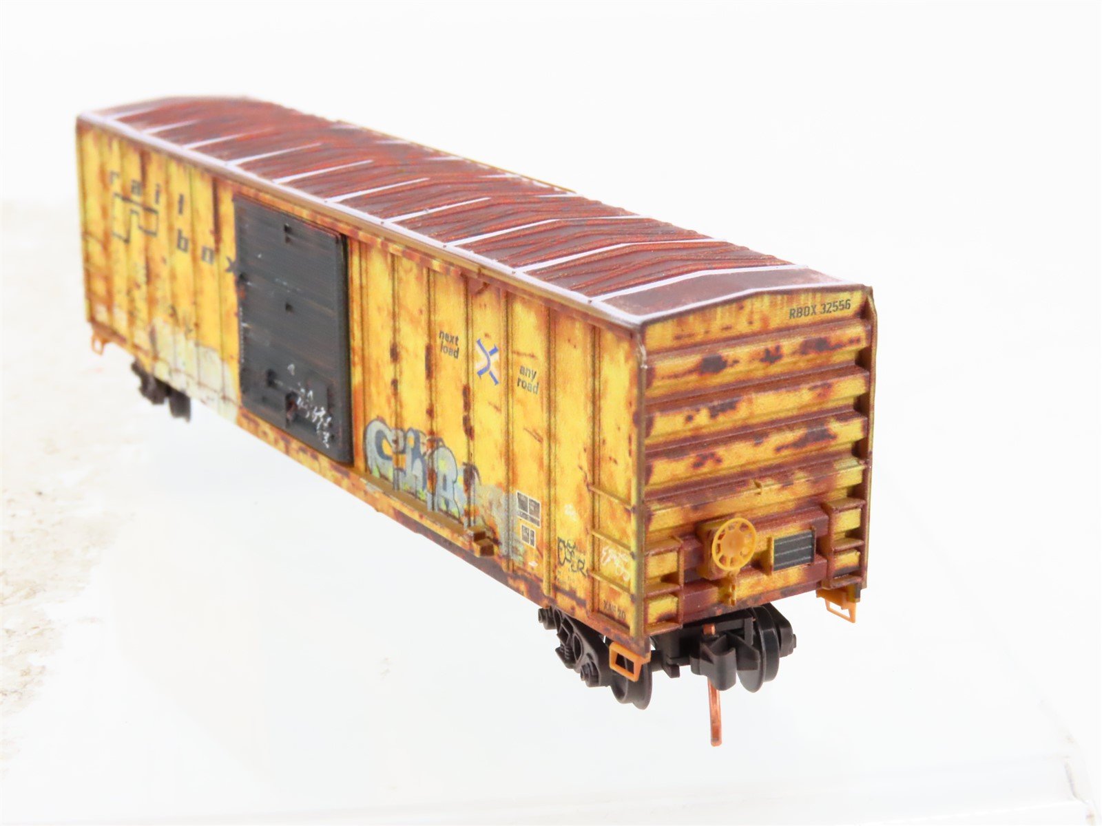 N Scale Micro-Trains MTL 02544565 RBOX Railbox 50' Box Car #32556 w/ Graffiti