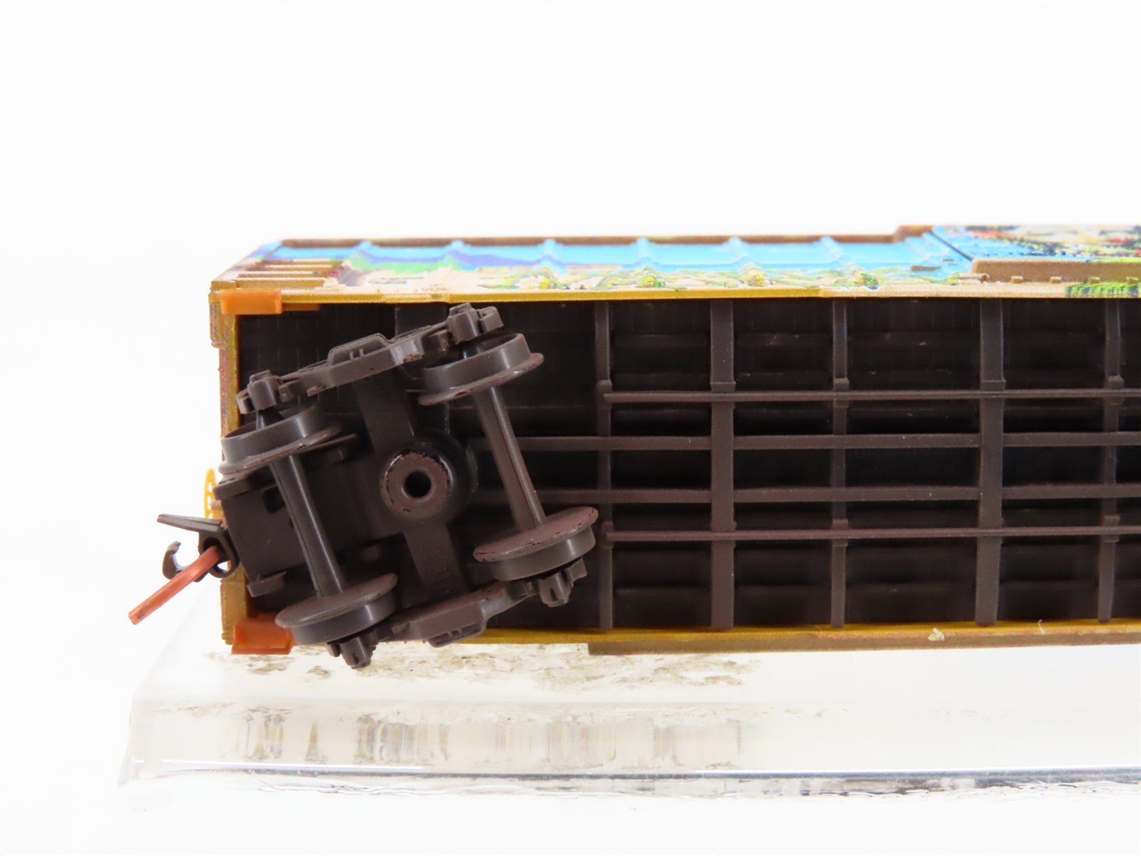 N Scale Micro-Trains MTL 02544565 RBOX Railbox 50' Box Car #32556 w/ Graffiti