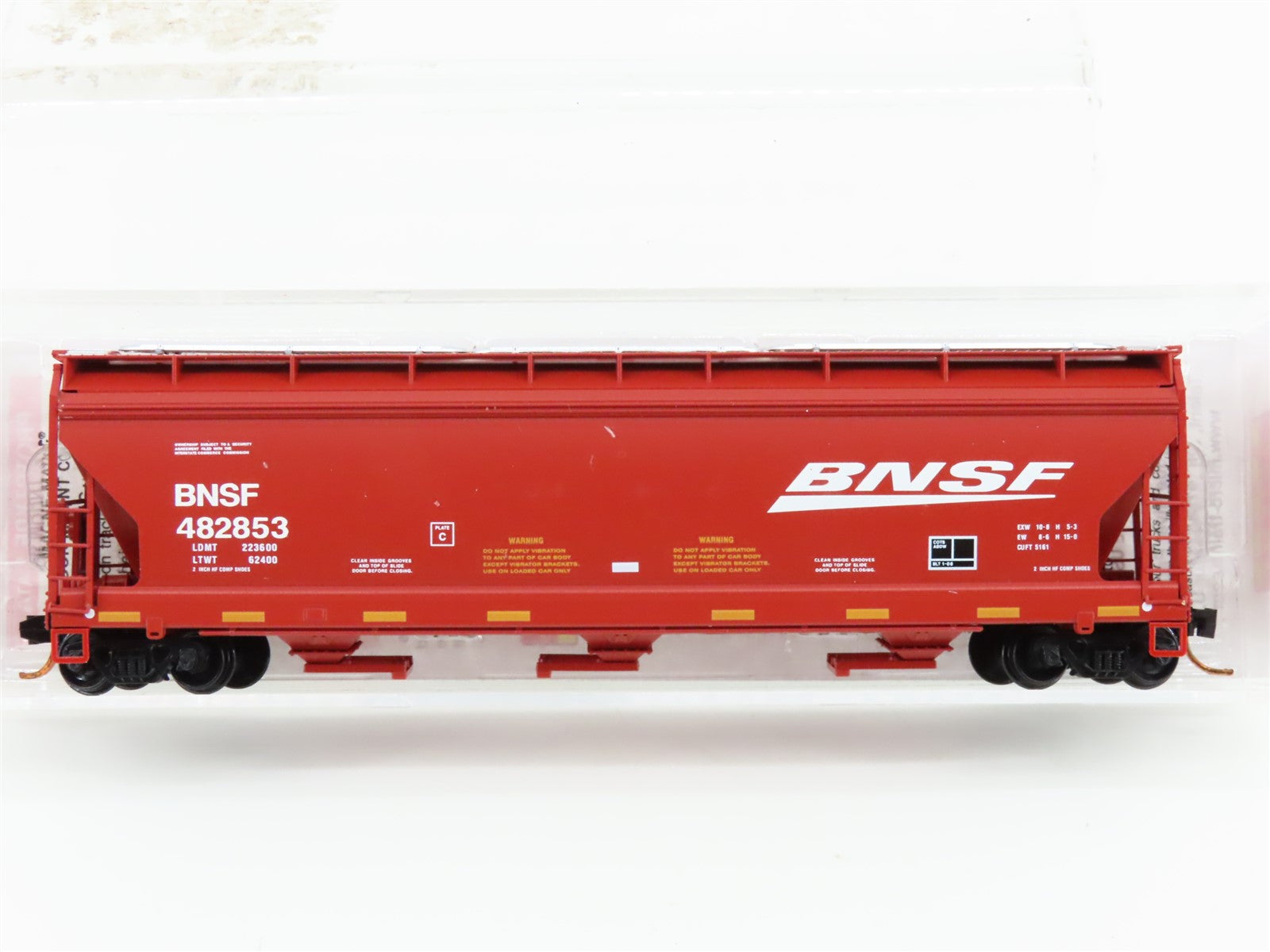 N Scale Micro-Trains MTL 09400332 BNSF Railway 3-Bay Center Flow Hopper #482853