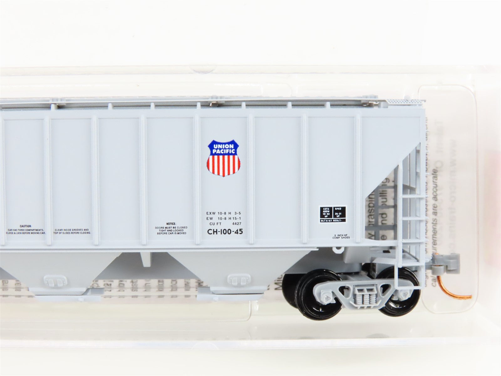 N Scale Micro-Trains MTL 09600191 UP Union Pacific 3-Bay Covered Hopper #81676