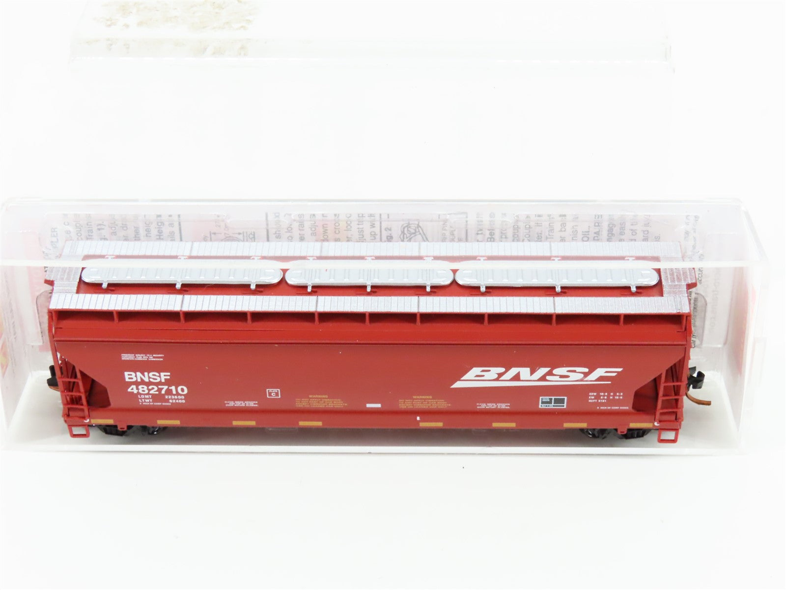 N Scale Micro-Trains MTL 09400331 BNSF Railway 3-Bay Center Flow Hopper #482710