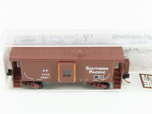 N Scale Micro-Trains MTL 13000011 SP Southern Pacific Bay Window Caboose #4745