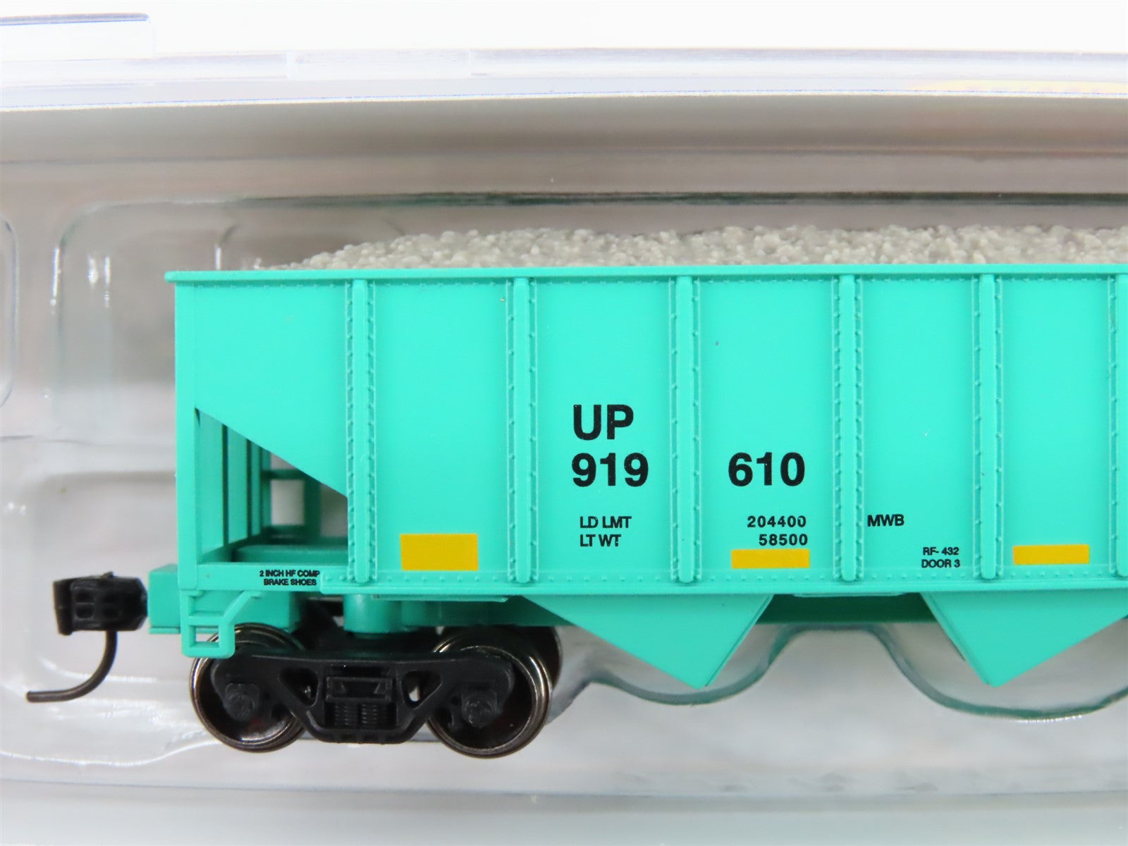 N Scale Athearn ATH1761 UP Union Pacific 40' 3-Bay Hopper #919610 w/ Load