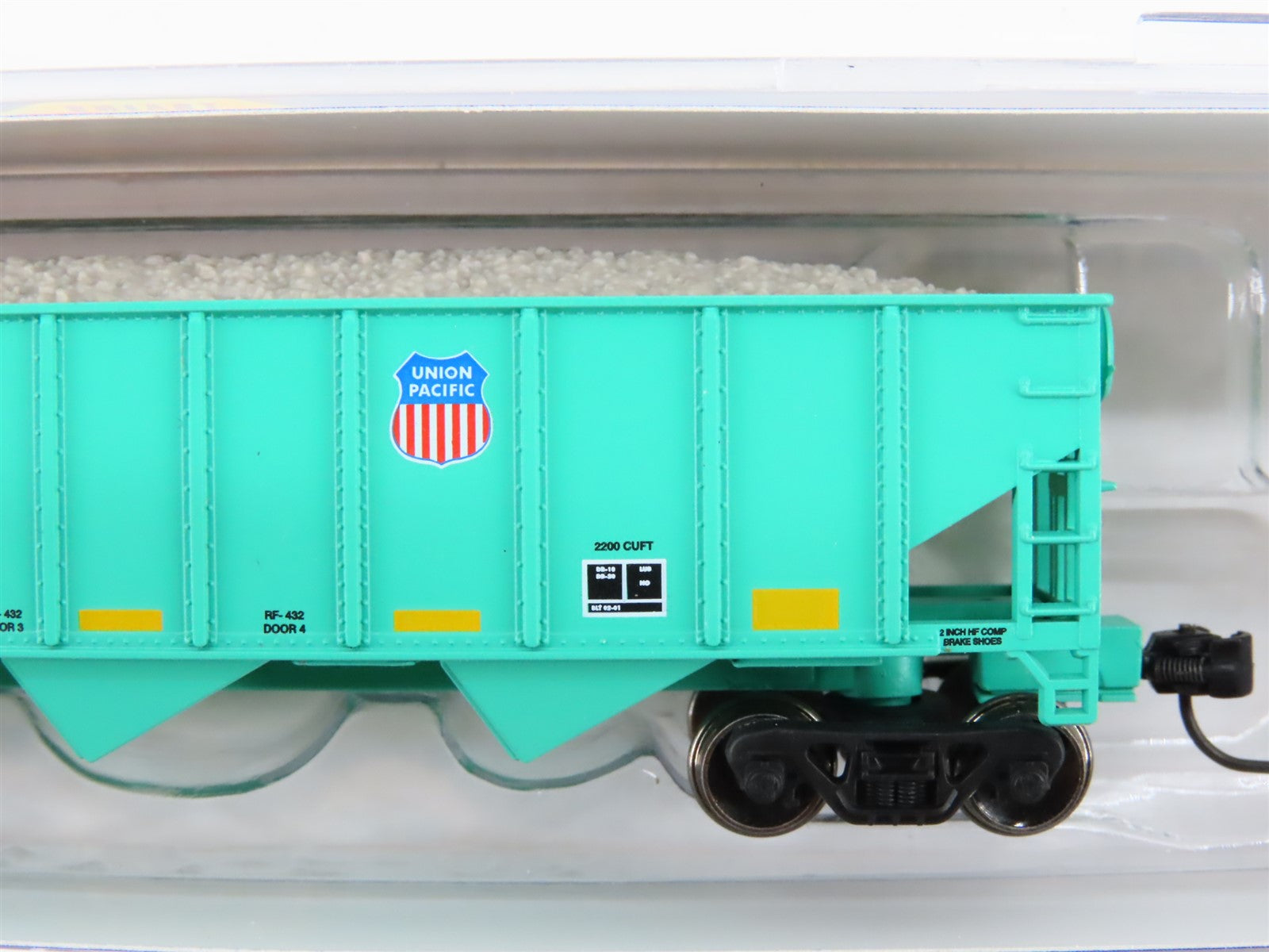 N Scale Athearn ATH1761 UP Union Pacific 40' 3-Bay Hopper #919610 w/ Load