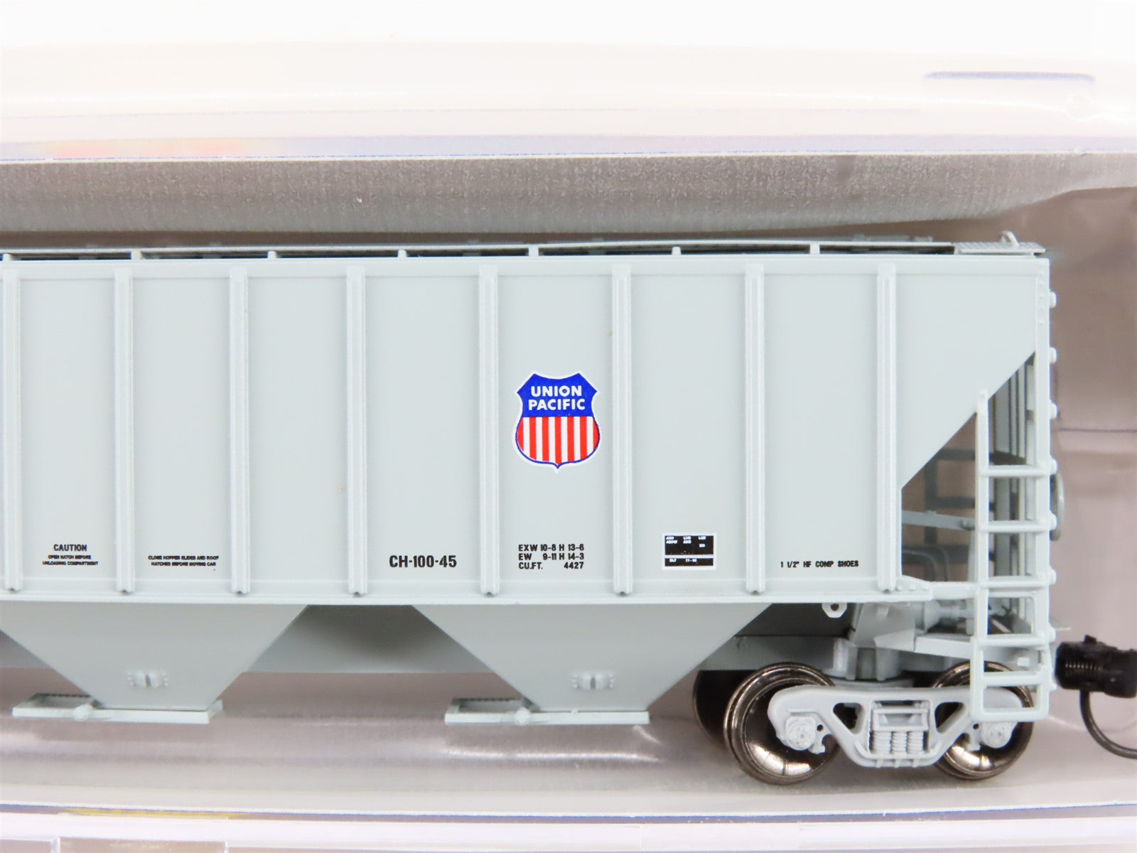 N Scale Athearn ATH27443 UP Union Pacific PS 4427 3-Bay Covered Hopper #81588