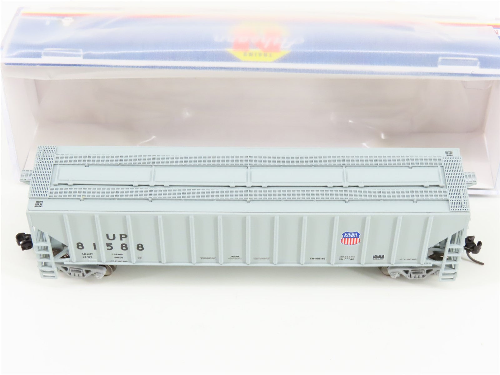 N Scale Athearn ATH27443 UP Union Pacific PS 4427 3-Bay Covered Hopper #81588