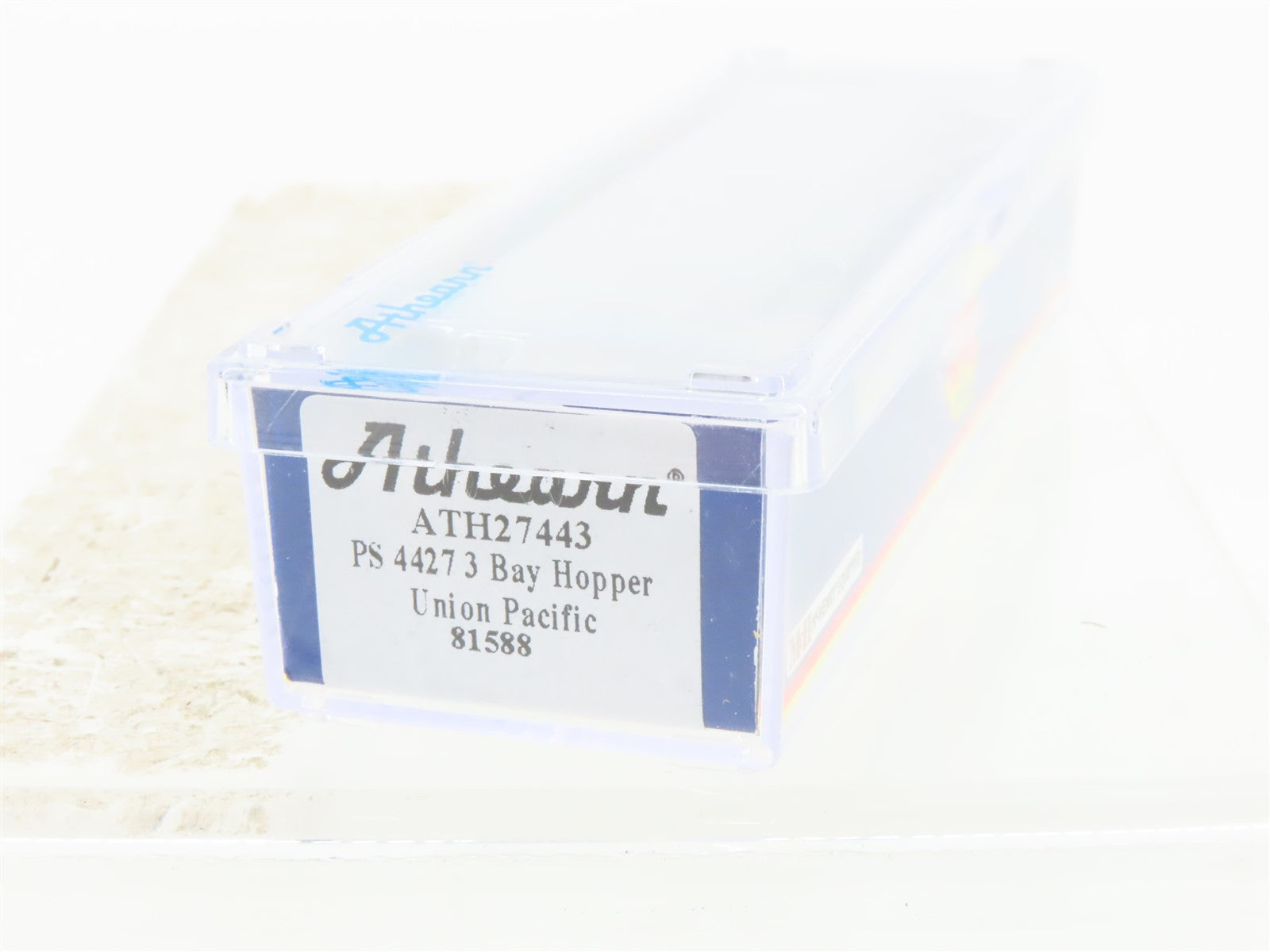 N Scale Athearn ATH27443 UP Union Pacific PS 4427 3-Bay Covered Hopper #81588