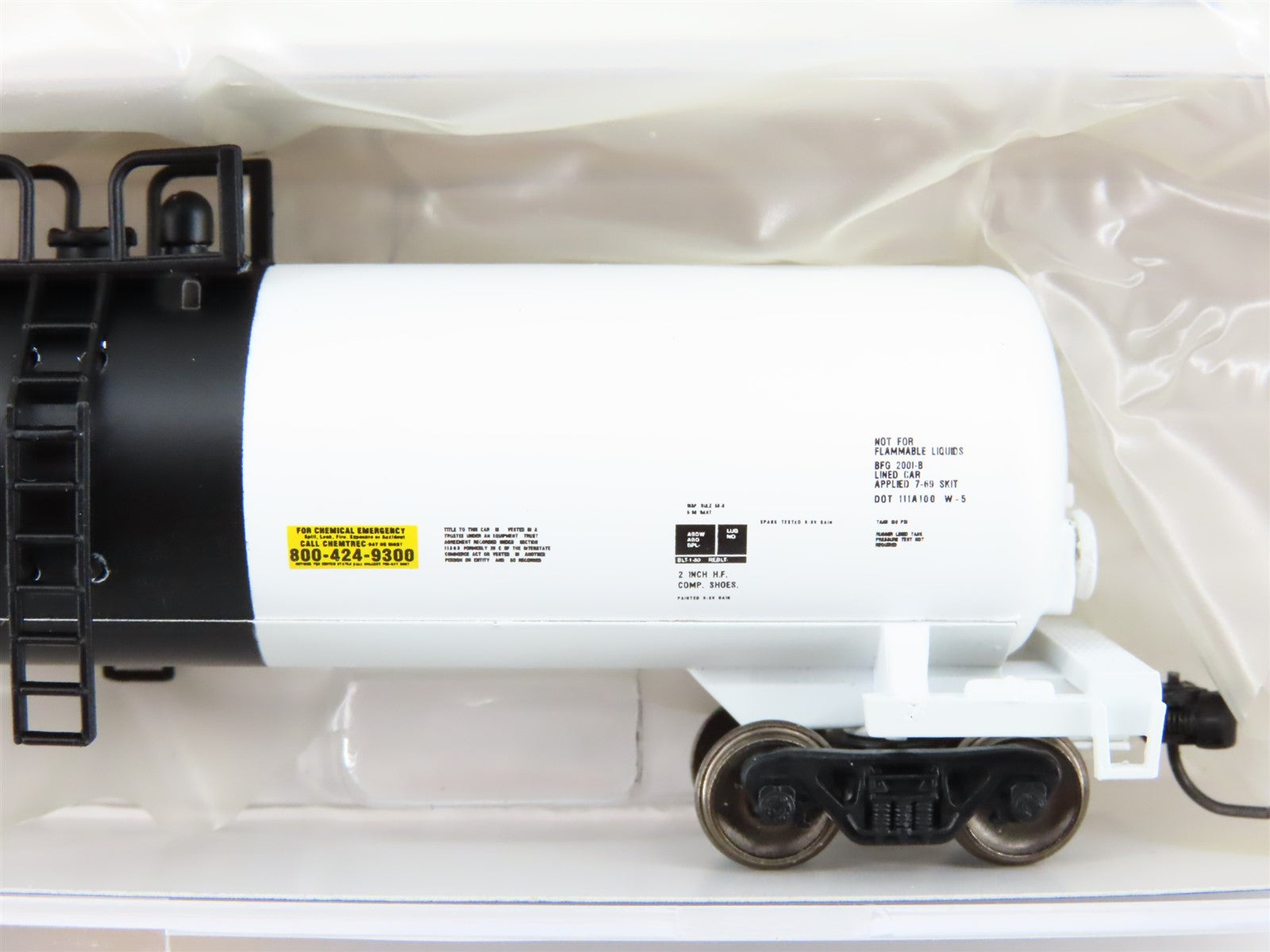 N Scale Athearn ATH17611 GATX 50' 20K Gallon General Service Tank Car #23098