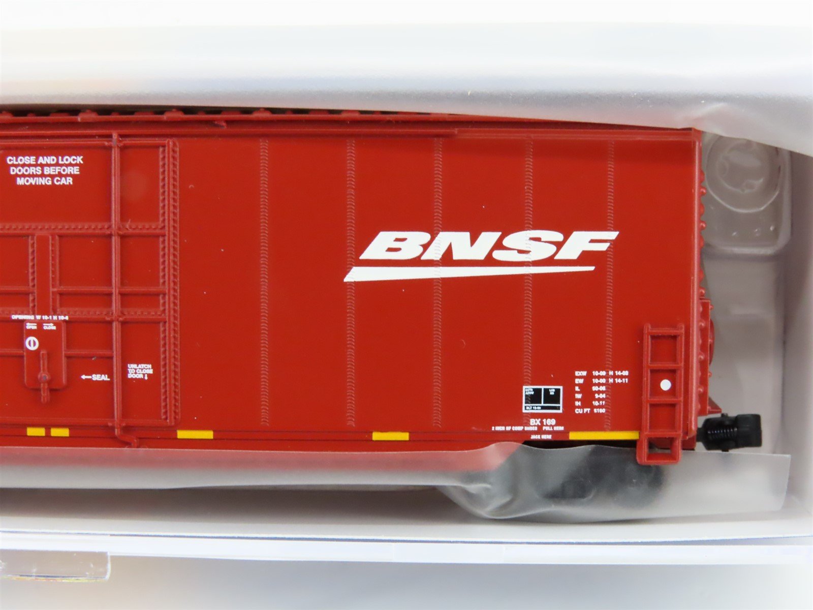 N Scale Athearn ATH3768 BNSF Railway 50' High Cube Smooth Side Box Car #712745