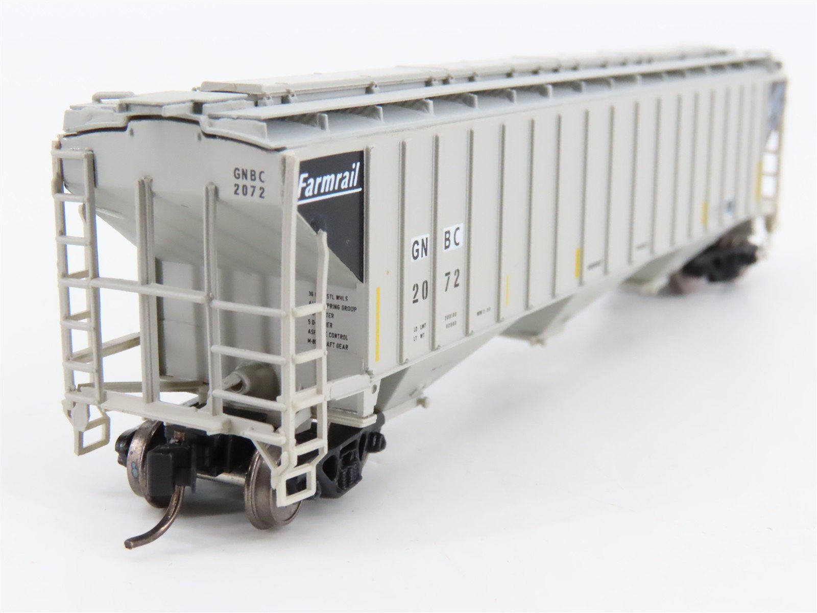 N Scale InterMountain 653104-09 GNBC Farmrail 3-Bay Covered Hopper 2072 RTR