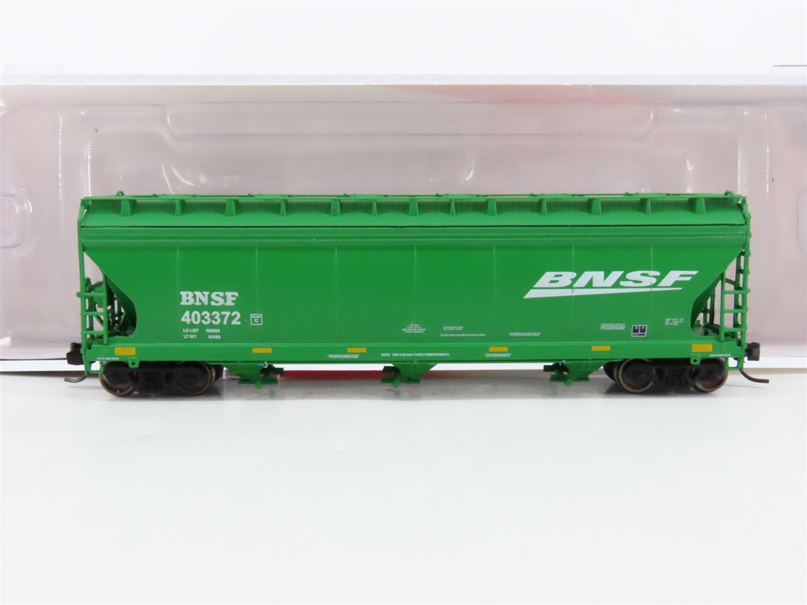 N Scale InterMountain 67082-06 BNSF Railway 3-Bay Covered Hopper 403372 RTR