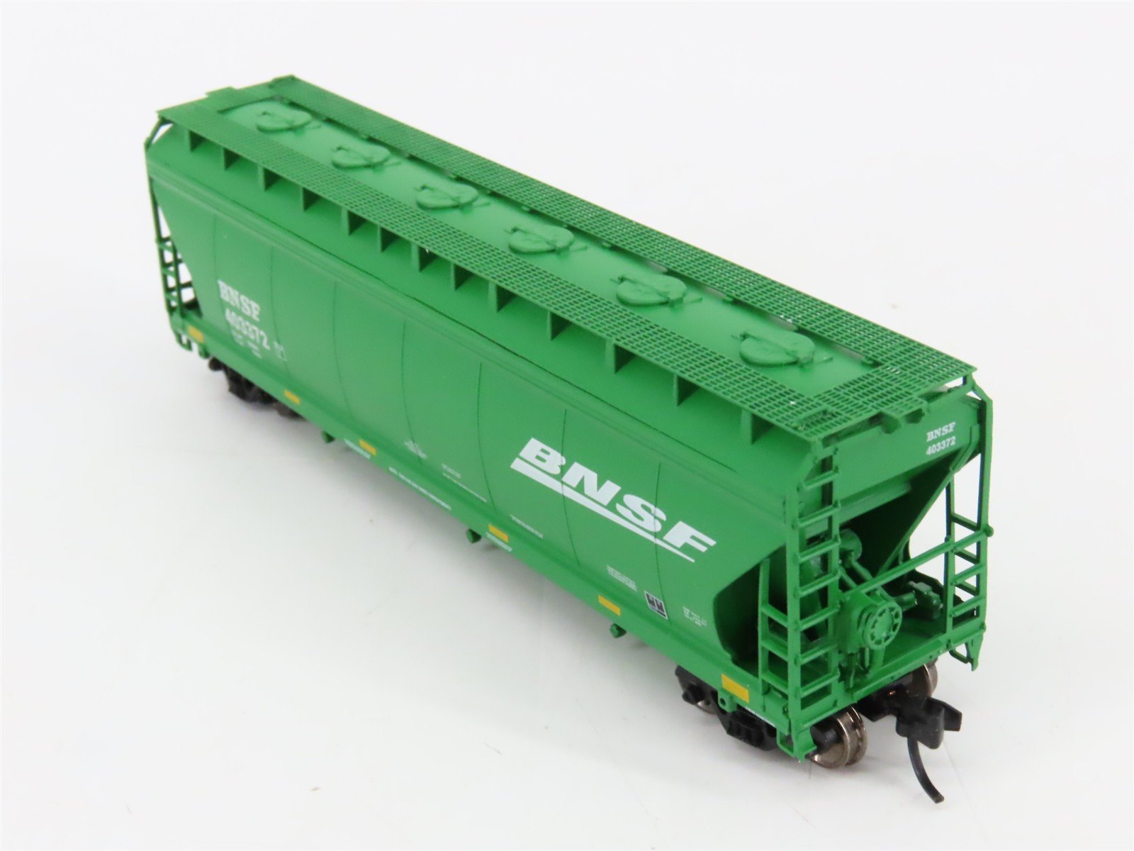 N Scale InterMountain 67082-06 BNSF Railway 3-Bay Covered Hopper 403372 RTR