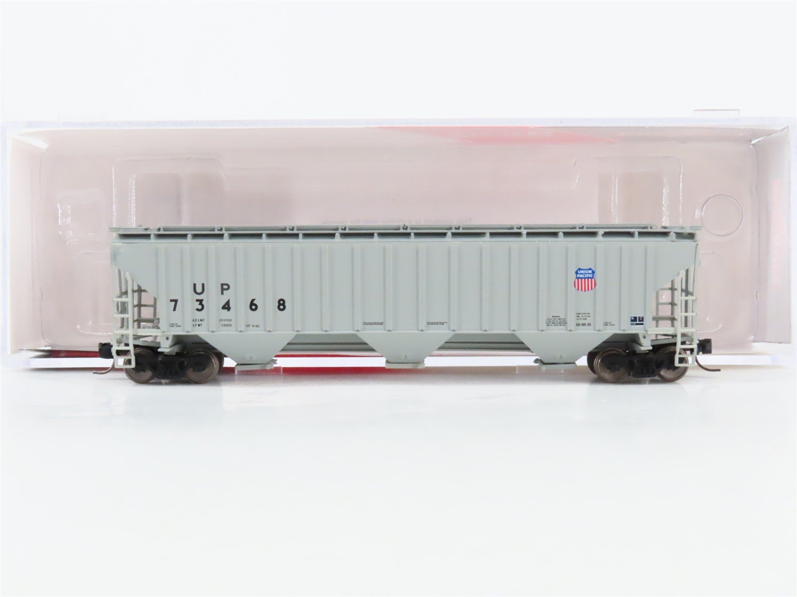 N Scale InterMountain 653111-04 UP Union Pacific 3-Bay Covered Hopper 73468 RTR