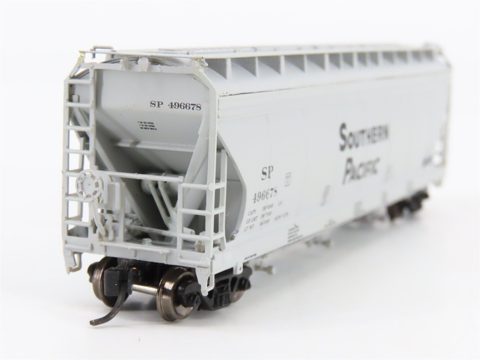 N Scale InterMountain 67003-28 SP Southern Pacific 3-Bay Covered Hopper RTR