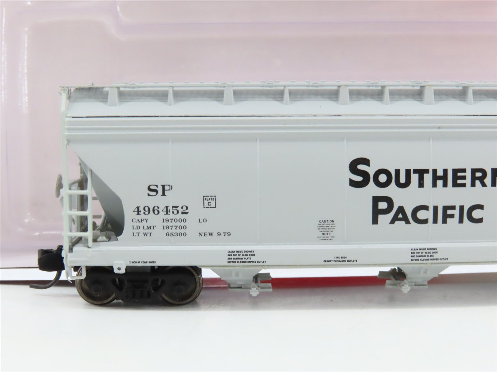 N Scale InterMountain 67003-23 SP Southern Pacific 3-Bay Covered Hopper RTR