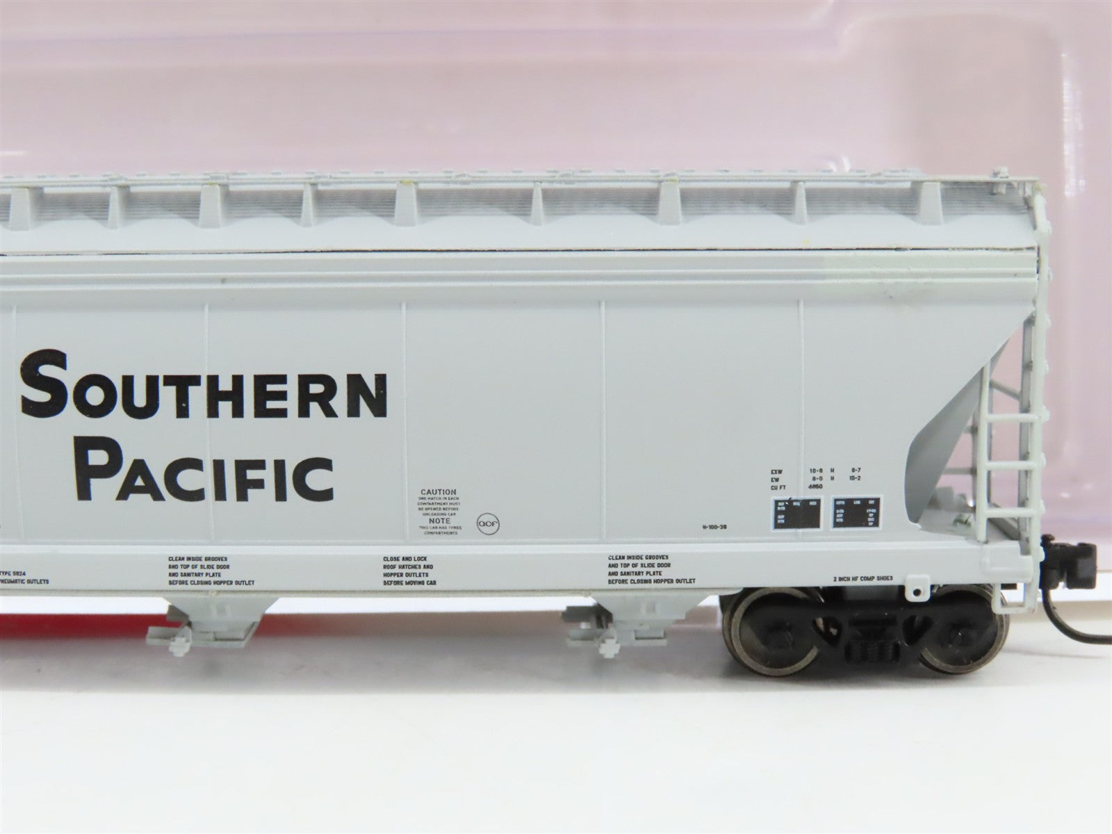 N Scale InterMountain 67003-23 SP Southern Pacific 3-Bay Covered Hopper RTR