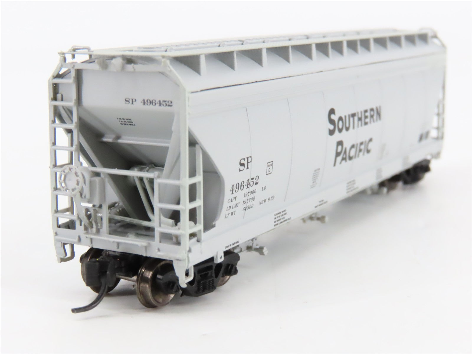 N Scale InterMountain 67003-23 SP Southern Pacific 3-Bay Covered Hopper RTR