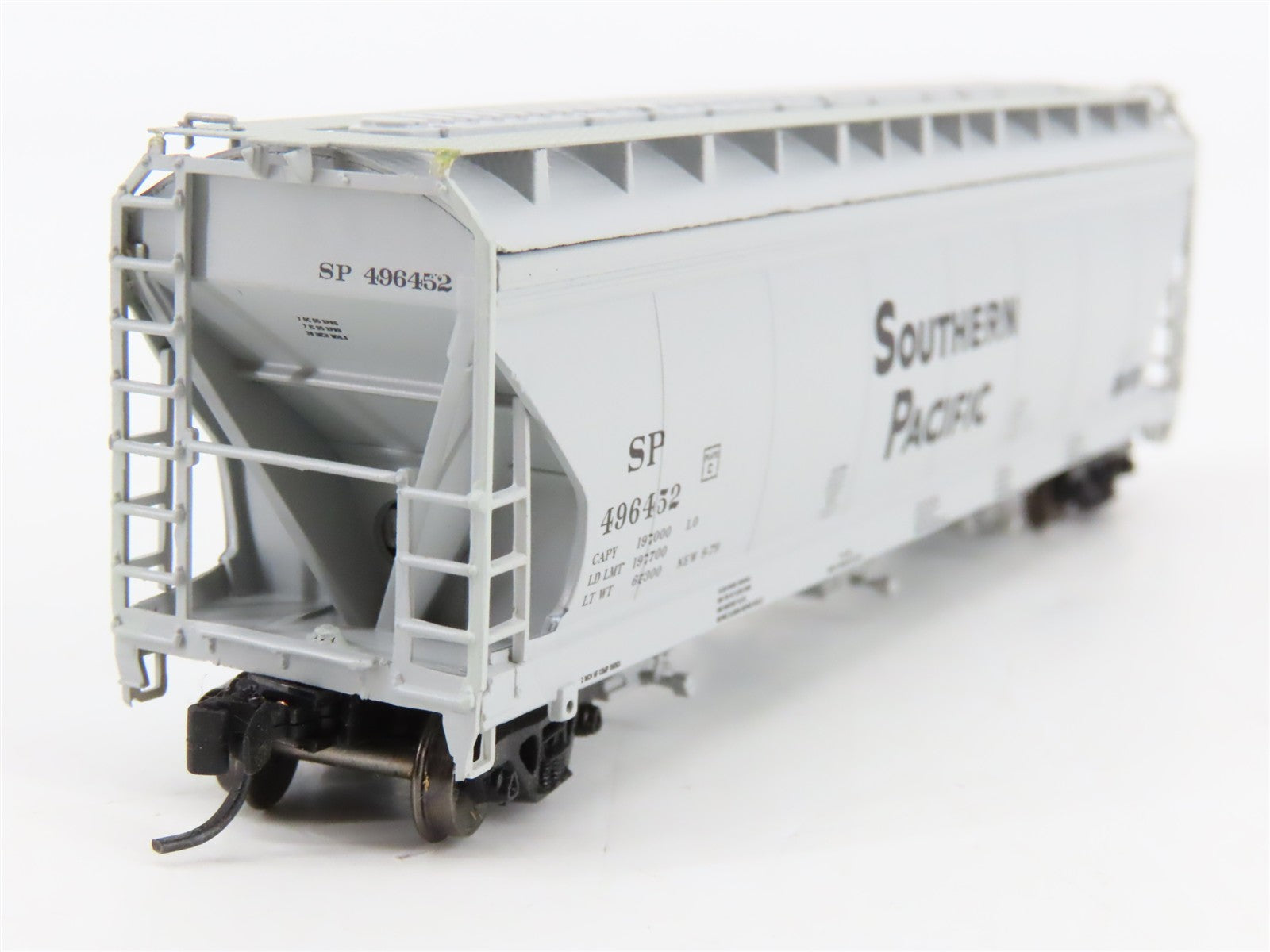 N Scale InterMountain 67003-23 SP Southern Pacific 3-Bay Covered Hopper RTR