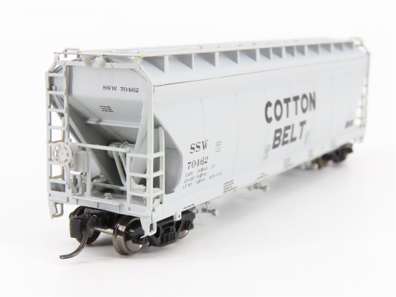 N Scale InterMountain 67044-10 SSW Cotton Belt 3-Bay Covered Hopper 70462 RTR
