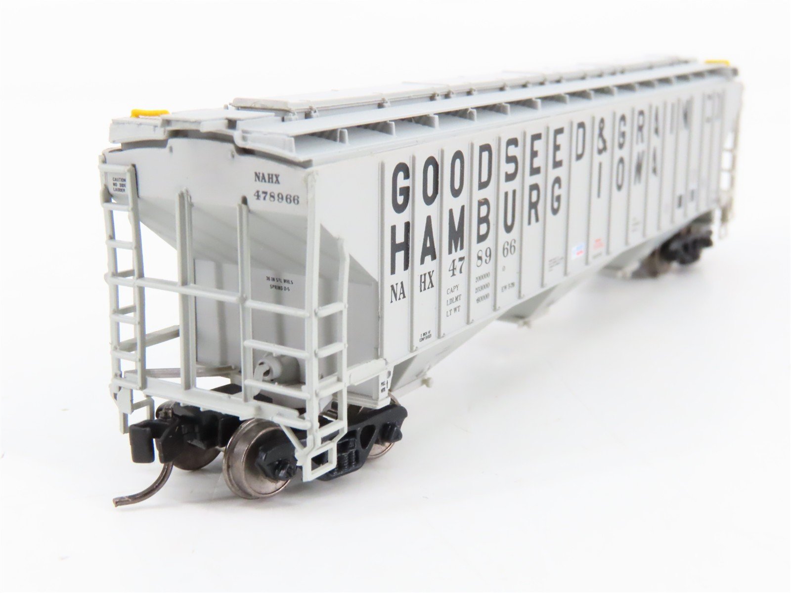 N Scale InterMountain 653107-06 NAHX Goodseed & Grain 3-Bay Covered Hopper RTR