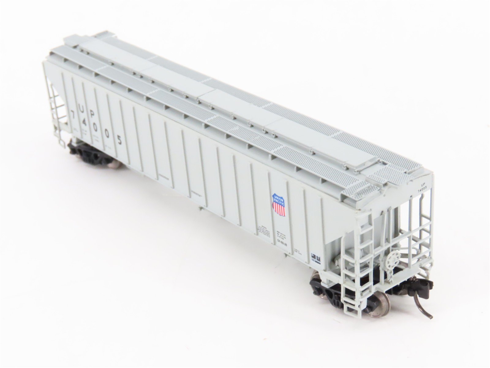 N Scale InterMountain 653111-06 UP Union Pacific 3-Bay Covered Hopper 74005 RTR
