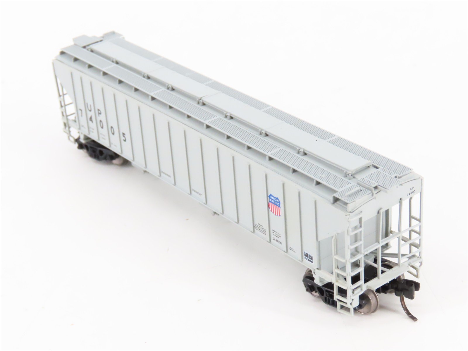 N Scale InterMountain 653111-06 UP Union Pacific 3-Bay Covered Hopper 74005 RTR