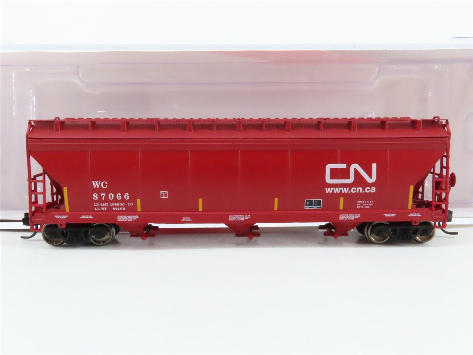 N Scale InterMountain 67091-06 WC Wisconsin Central 3-Bay Covered Hopper RTR