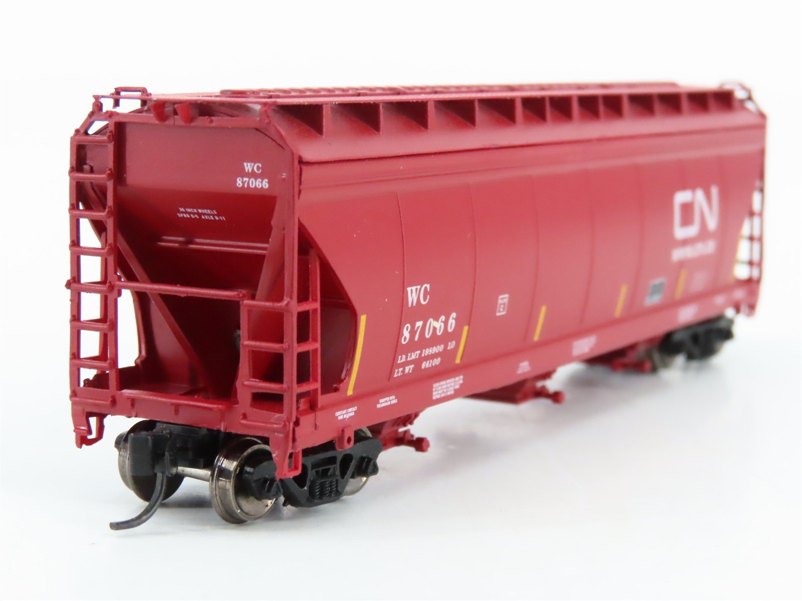 N Scale InterMountain 67091-06 WC Wisconsin Central 3-Bay Covered Hopper RTR