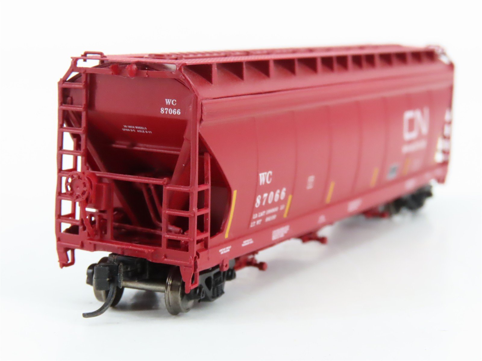 N Scale InterMountain 67091-06 WC Wisconsin Central 3-Bay Covered Hopper RTR