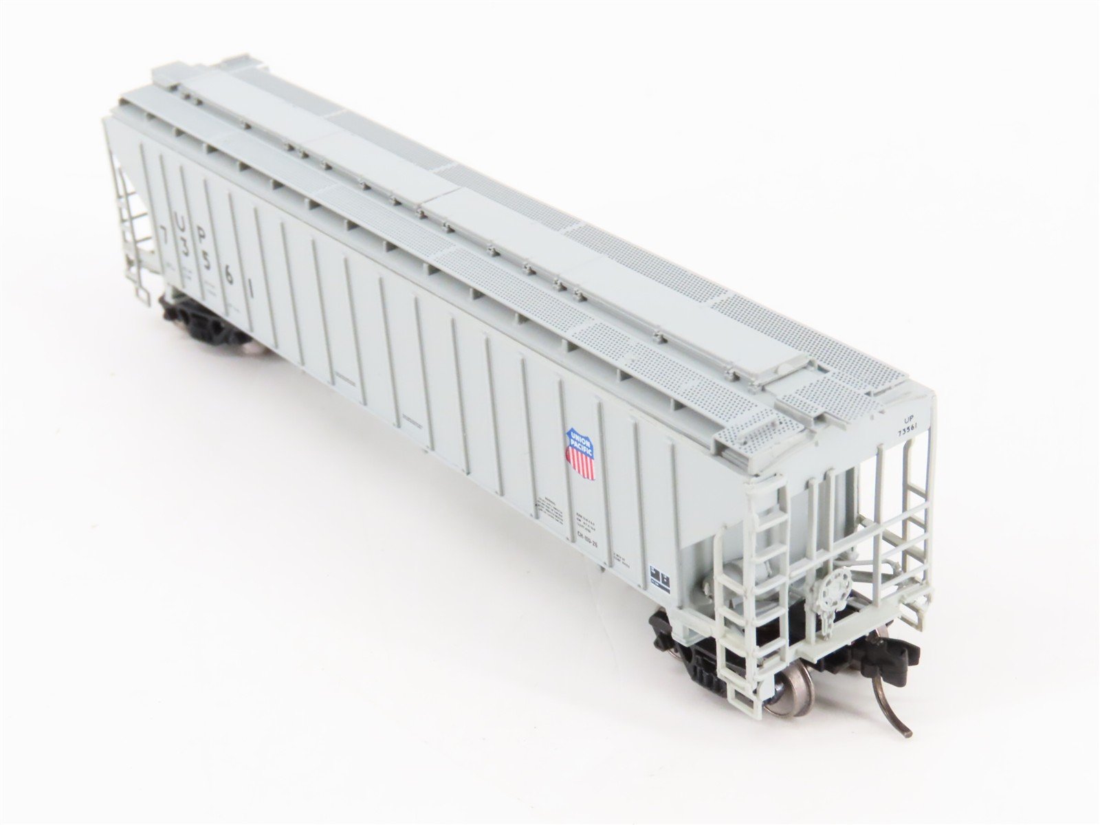 N Scale InterMountain 653111-05 UP Union Pacific 3-Bay Covered Hopper 73561 RTR