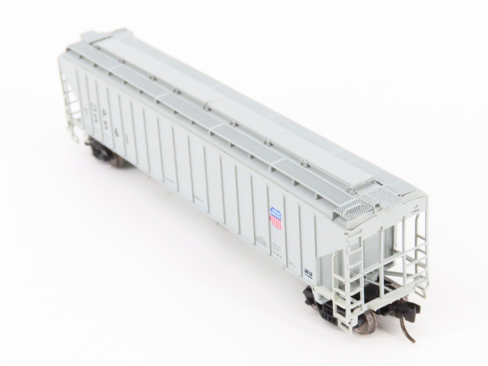 N Scale InterMountain 653111-05 UP Union Pacific 3-Bay Covered Hopper 73561 RTR