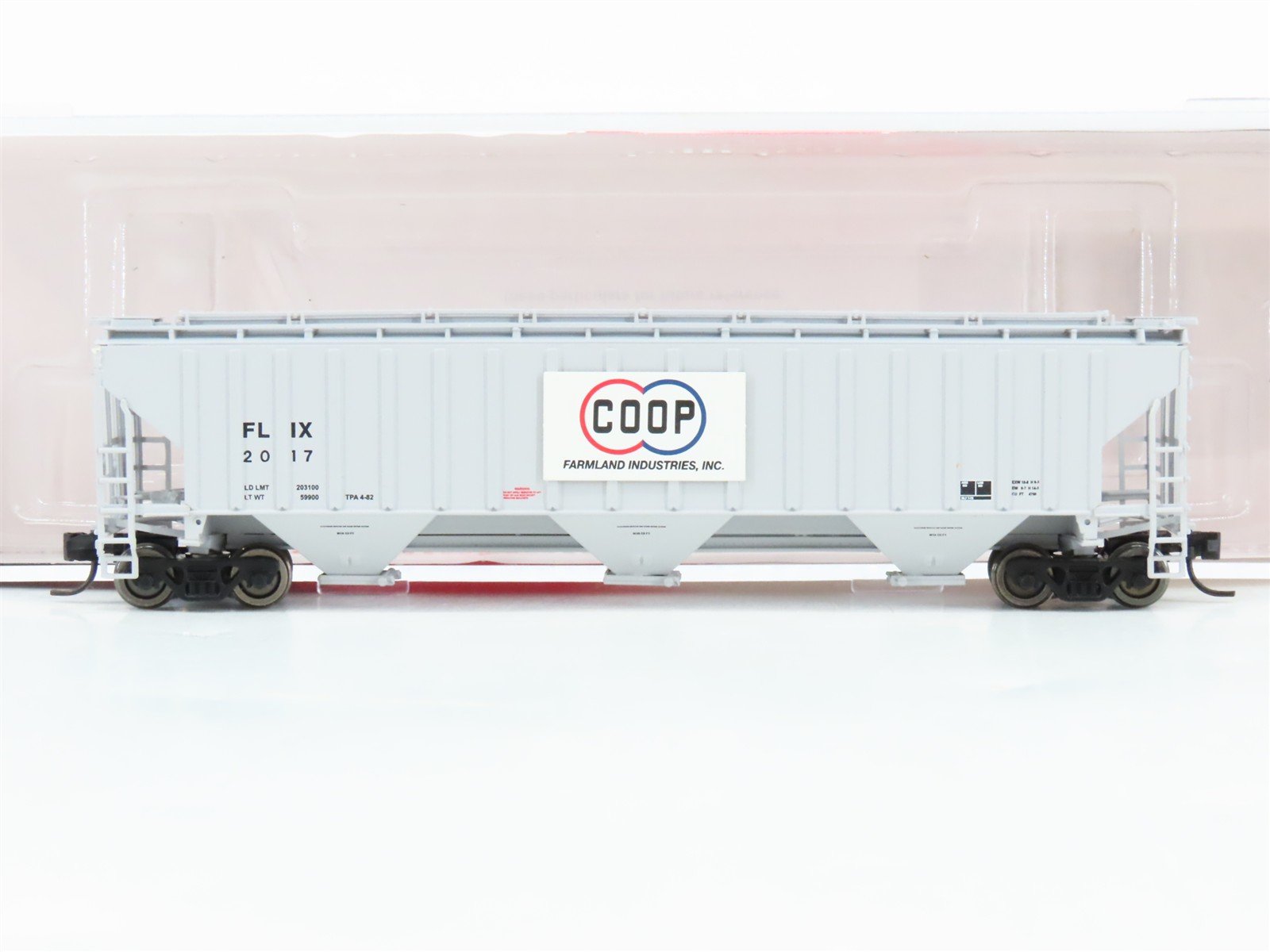 N Scale InterMountain 653112-01 FLIX Farmland Co-op 3-Bay Hopper 2017 RTR