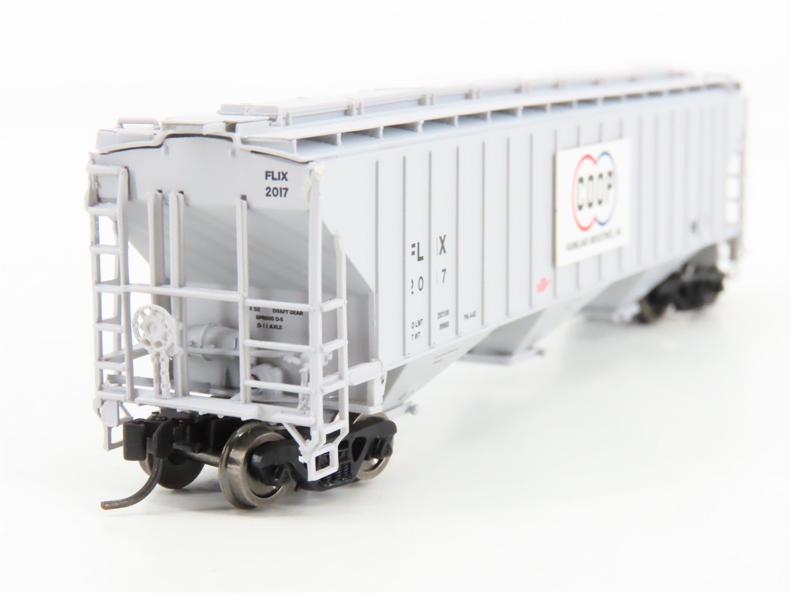 N Scale InterMountain 653112-01 FLIX Farmland Co-op 3-Bay Hopper 2017 RTR