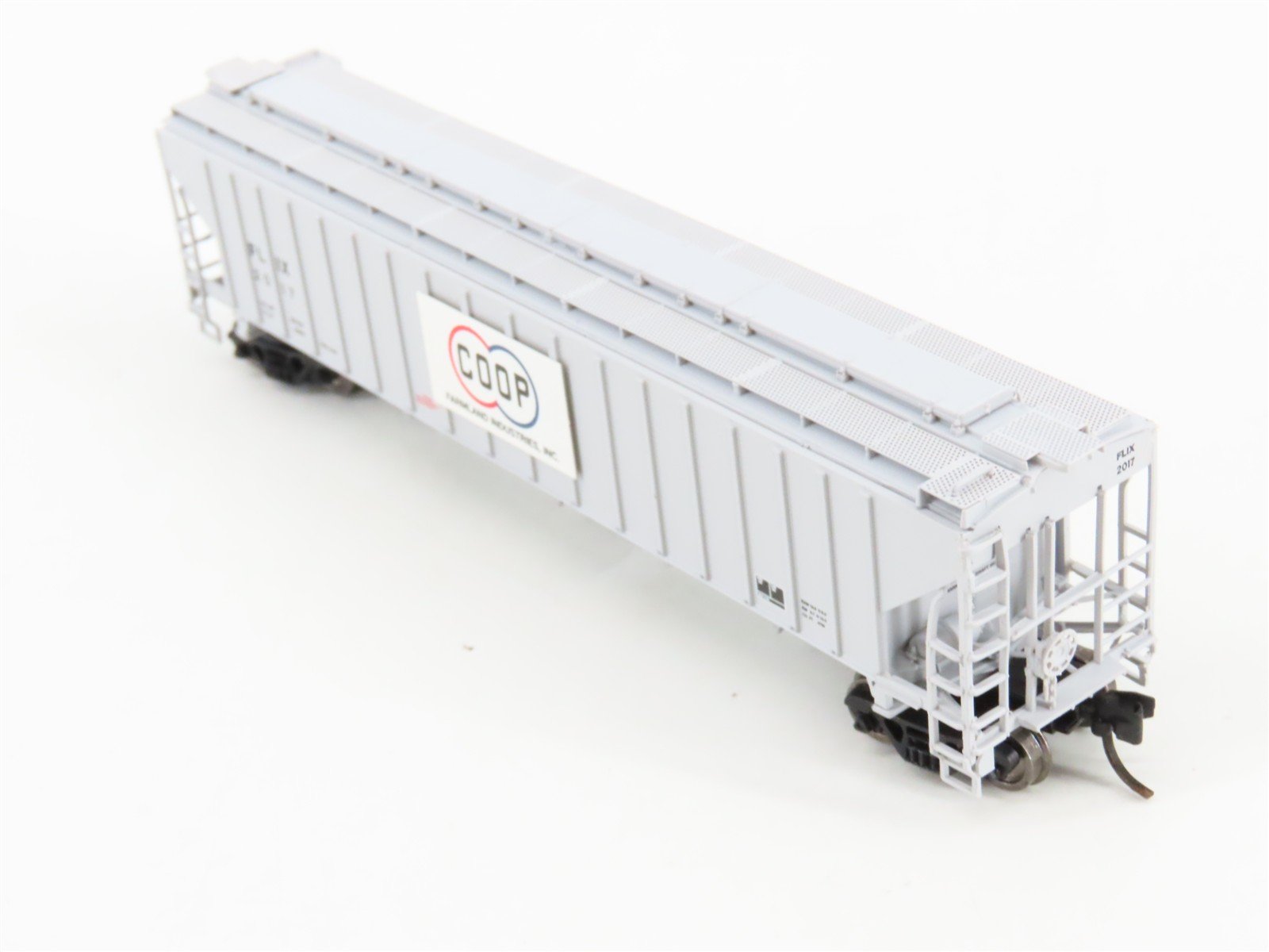 N Scale InterMountain 653112-01 FLIX Farmland Co-op 3-Bay Hopper 2017 RTR