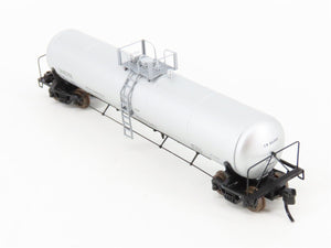 N Scale Atlas 50004633 CN Canadian National GATX 20,700 Gallon Tank Car RTR