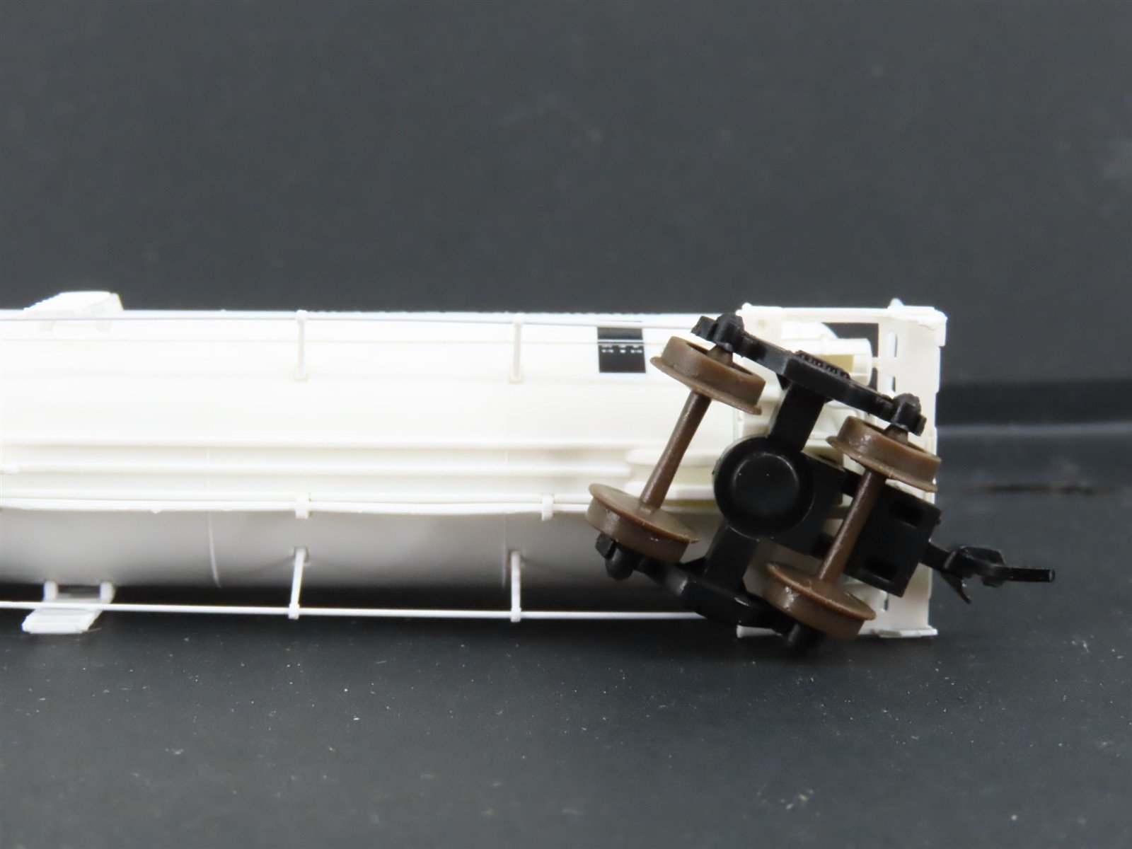 N Scale Atlas 50004628 GATX Tank Car 35817 RTR