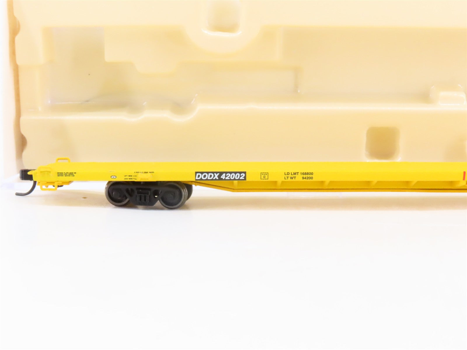 N Scale Atlas 50002569 DODX Department of Defense 89' Flat Car 42002 RTR
