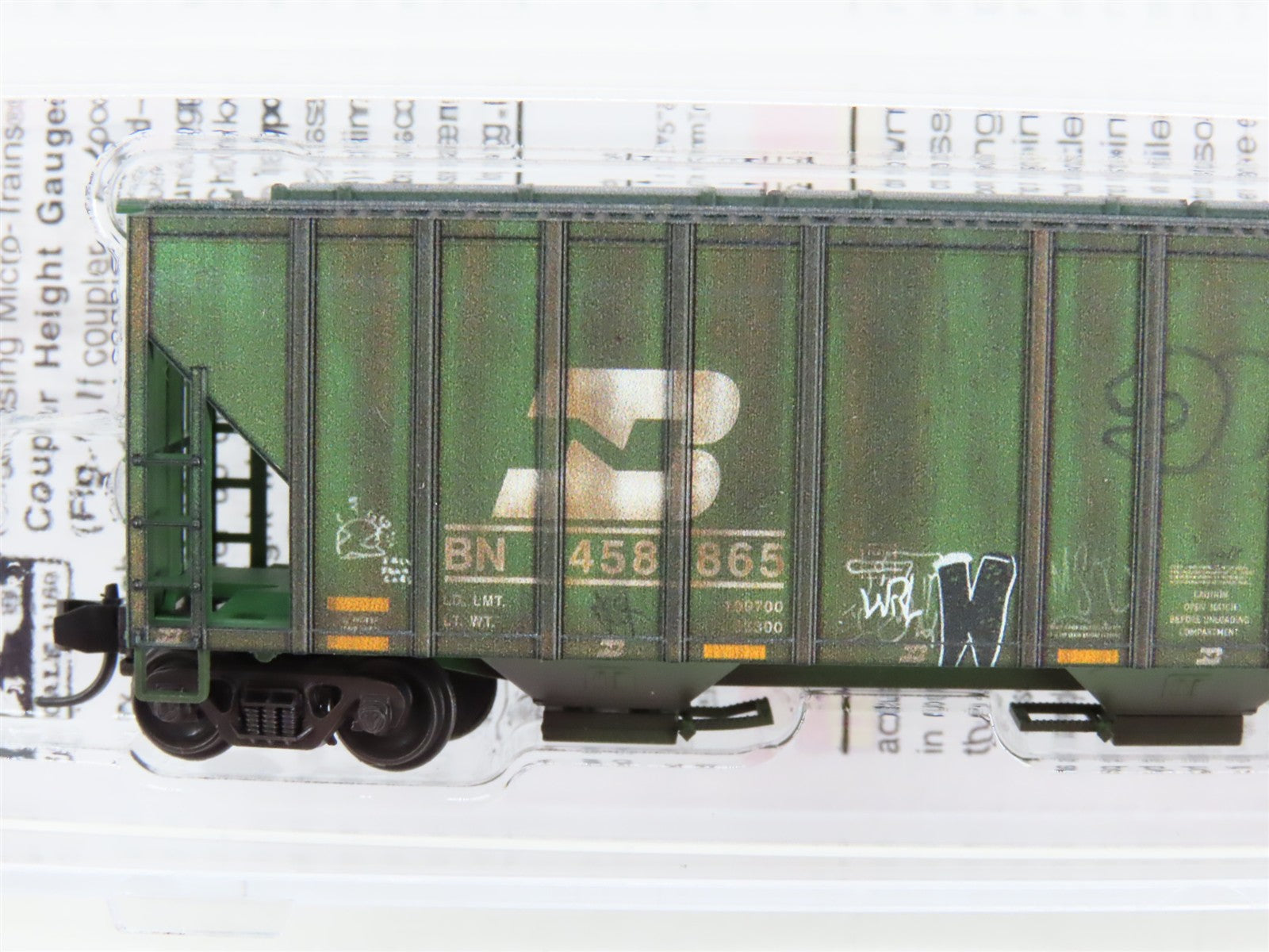 N Scale Micro-Trains 09953240 BN Burlington Northern 3-Bay Covered Hopper RTR