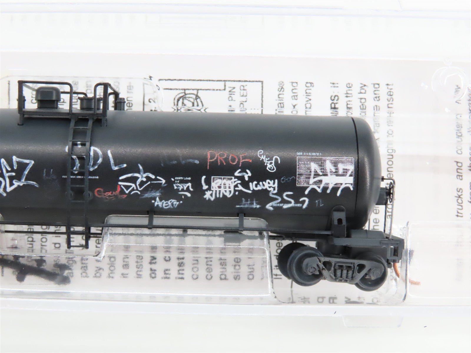 N Scale Micro-Trains 11044390 VICX Union Tank Car Company 56' Tank Car 1927 RTR