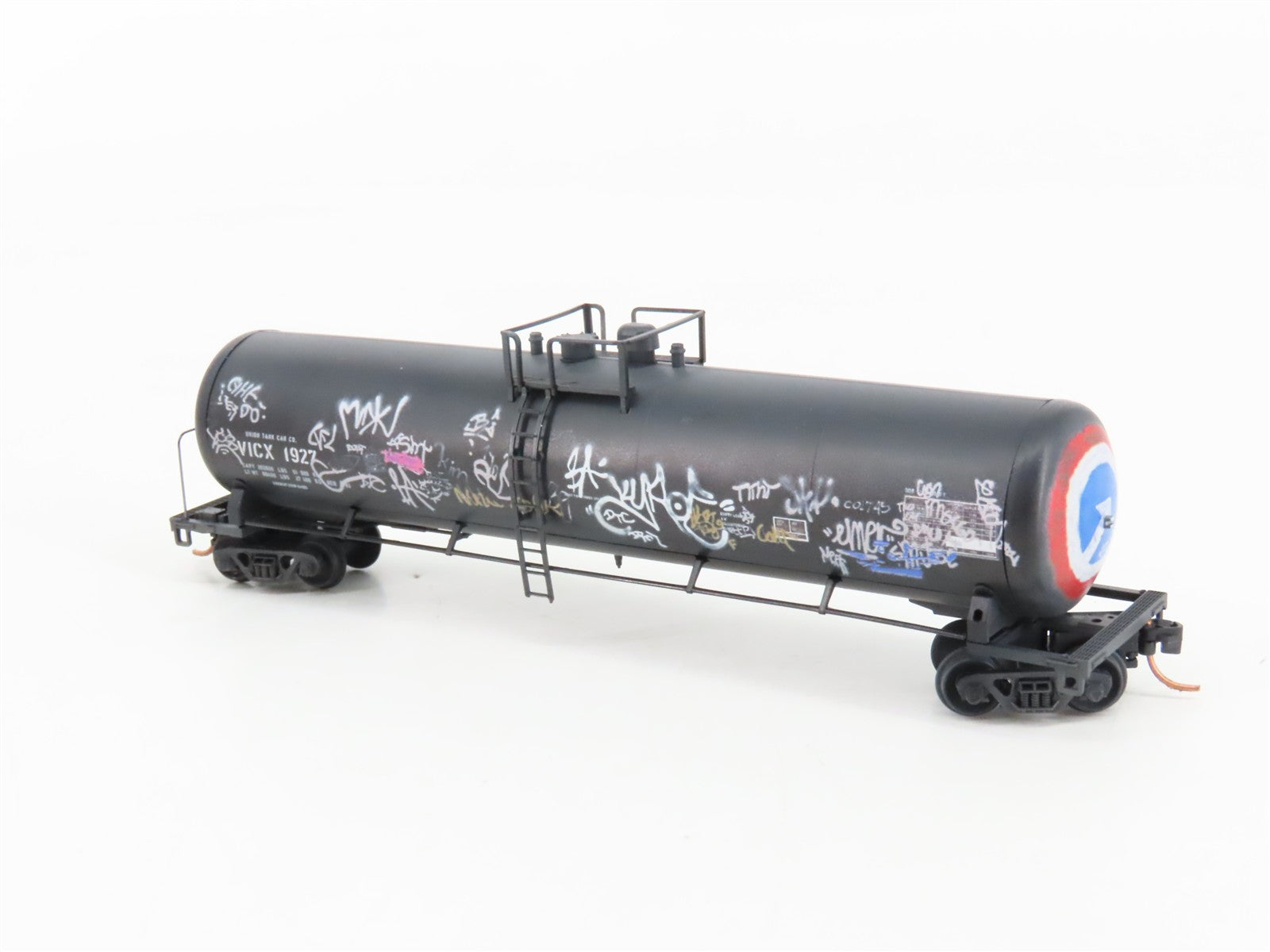 N Scale Micro-Trains 11044390 VICX Union Tank Car Company 56' Tank Car 1927 RTR