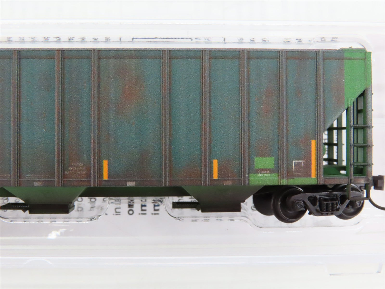 N Scale Micro-Trains 09951230 BN Burlington Northern 3-Bay Covered Hopper RTR