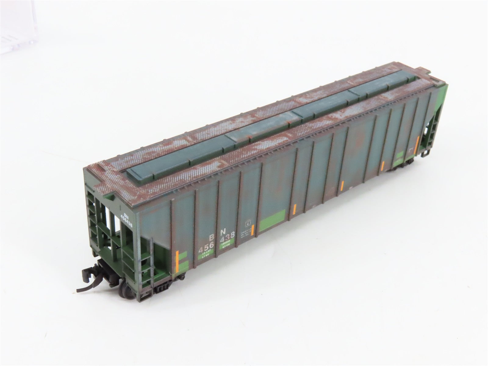 N Scale Micro-Trains 09951230 BN Burlington Northern 3-Bay Covered Hopper RTR